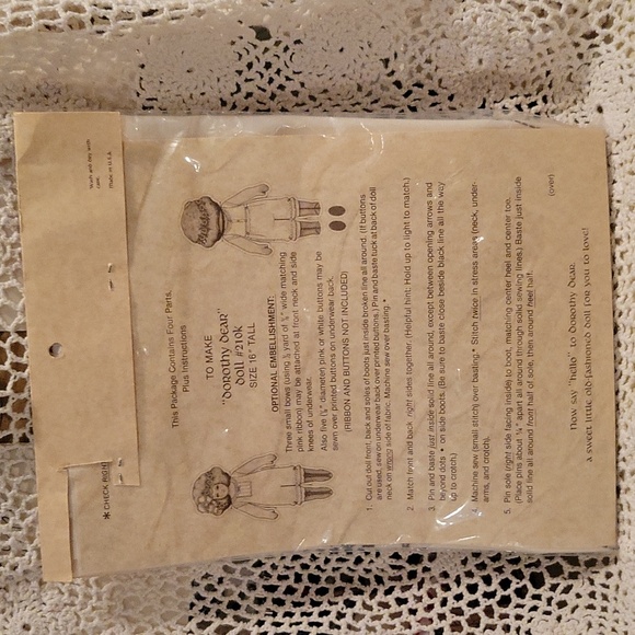 Dorothy Dear sewing kit - Picture 3 of 3